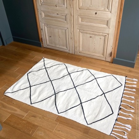 Moroccan Berber rug Kharita ivory and black 145 x 96 cm