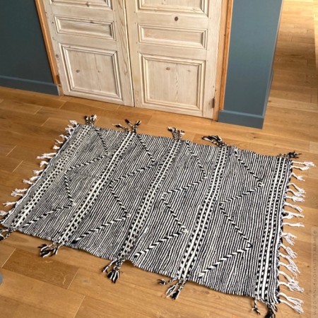 Moroccan Berber rug Zanafi white ivory and black 158 x 108 cm