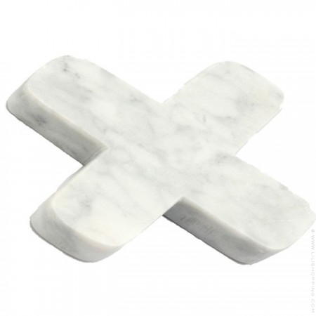 Croix dessous de plat en marbre blanc