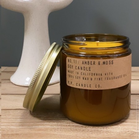 Amber & Moss 370 ml candle