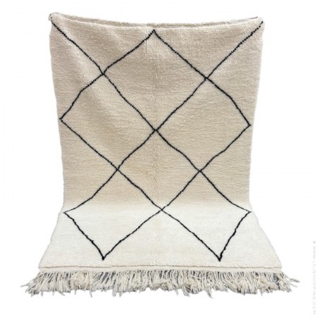 Moroccan Berber rug Beni Ouarain white ivory with diamonds and black dashes 150 x 100 cm