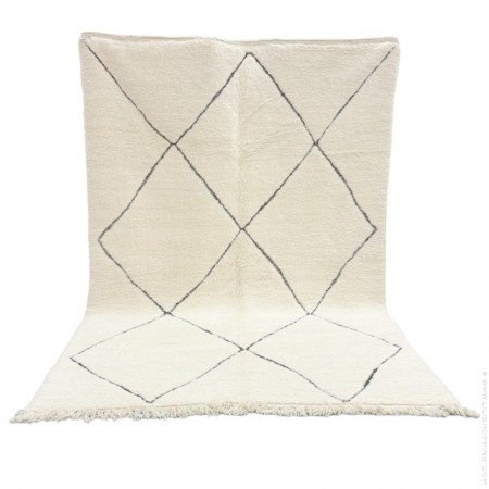 Moroccan Berber rug Beni Ouarain white ivory with diamonds and black dashes 250 x 160 cm