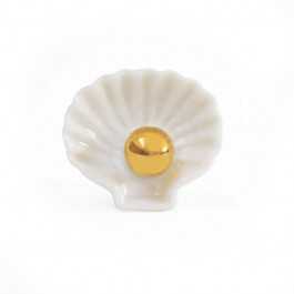 White and gold seashell bean for epiphany
