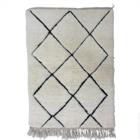 Tapis Beni Ouarain blanc à losanges noirs 160 x 108 cm