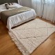 Tapis Beni Ouarain blanc à losanges noirs 160 x 108 cm