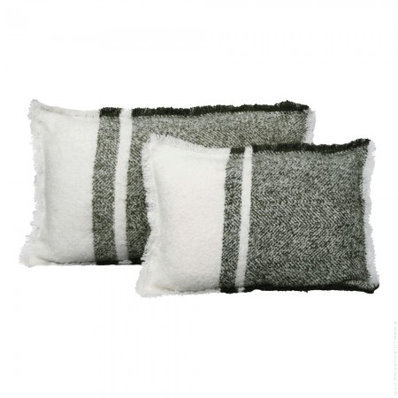 Megeve gold rectangular cushion with inner