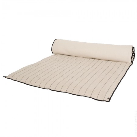 Natural Calvi II rectangular cushion with inner