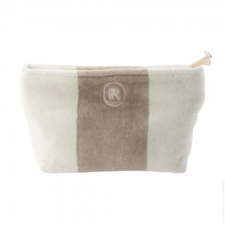 Place R&eacute;serv&eacute;e sand toiletry bag