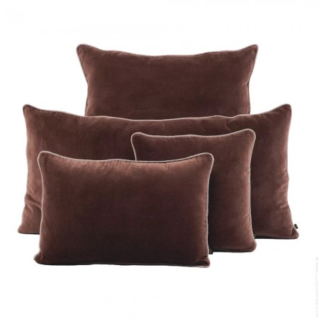 NewDelhi gold square cushion with inner