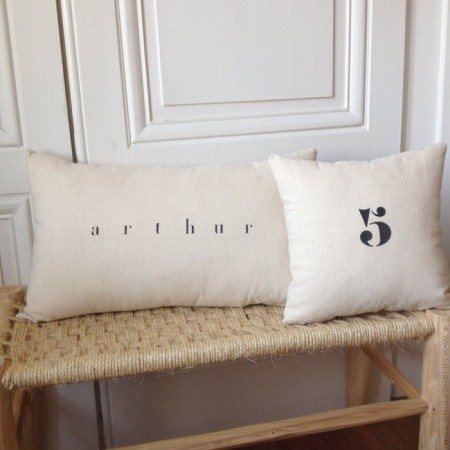 Rectangular linen cushion, text to customize