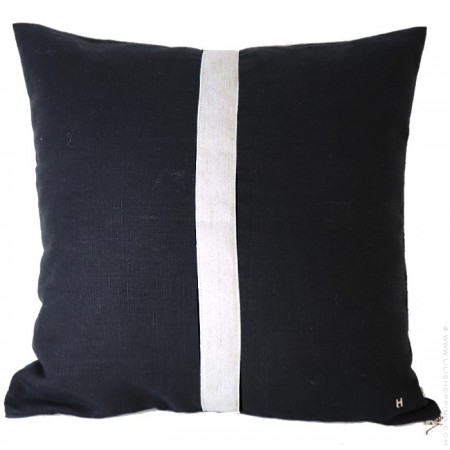 Black linen 45 x 45 cm cushion with an ivory twill